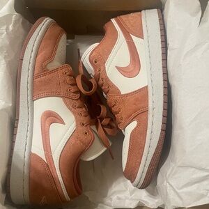 Jordan Air Jordan 1 Low SE TE V2 in Cream and Dusty Rose